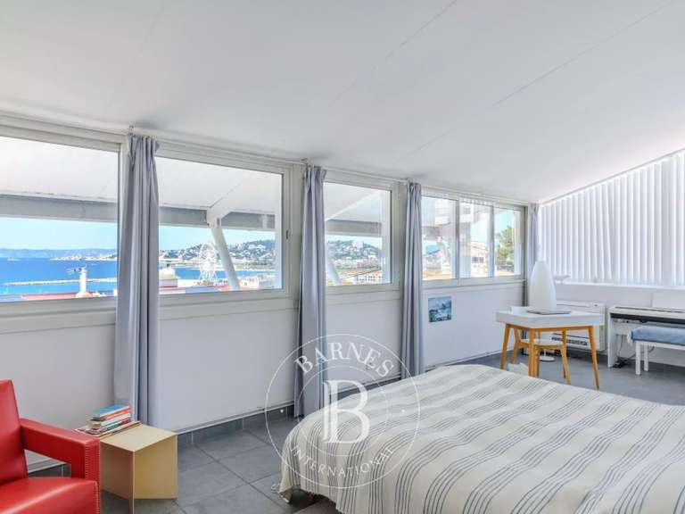 Maison Marseille 8e - 5 chambres - 266m²