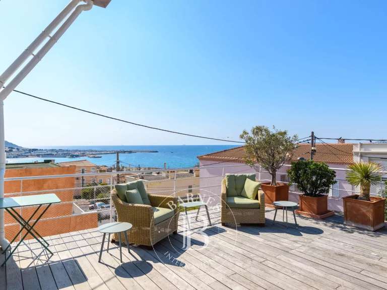 Maison Marseille 8e - 5 chambres - 266m²