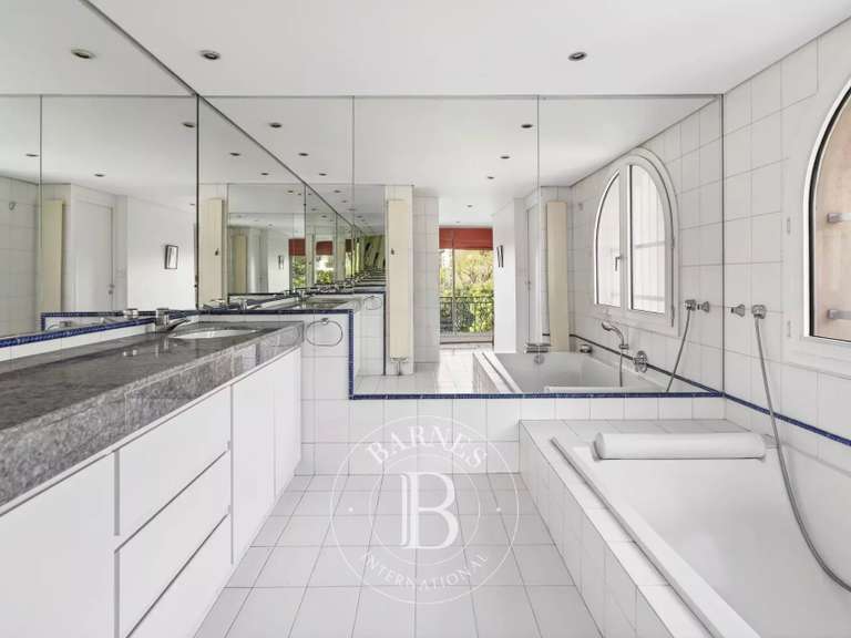 Maison Marseille 8e - 4 chambres - 336m²