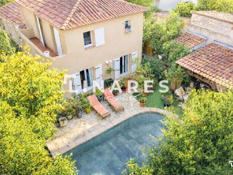 Maison Marseille 8e - 4 chambres - 145m²