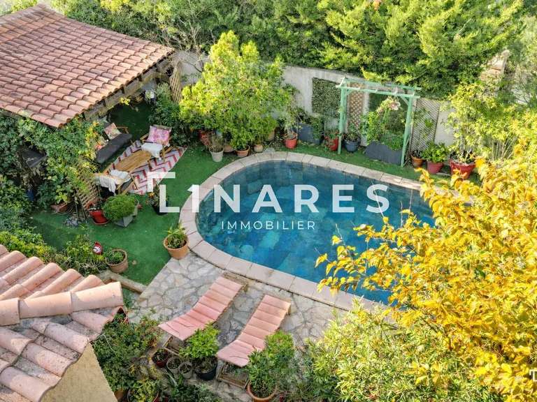 Maison Marseille 8e - 4 chambres - 145m²