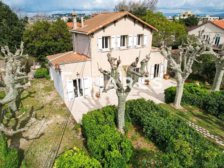Maison Marseille 8e - 4 chambres - 188m²