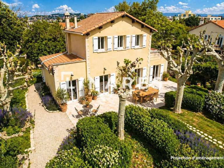 Maison Marseille 8e - 4 chambres - 188m²