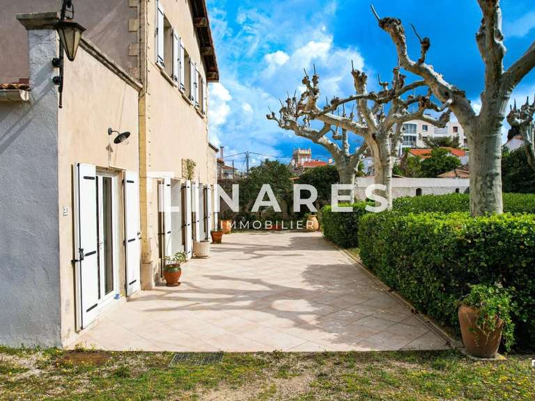 Maison Marseille 8e - 4 chambres - 188m²