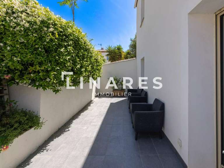 Maison Marseille 8e - 4 chambres - 157m²
