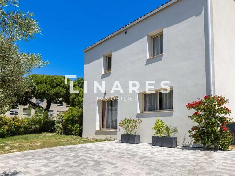 Maison Marseille 8e - 4 chambres - 157m²