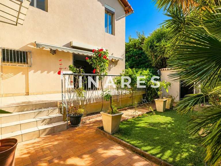 Maison Marseille 8e - 4 chambres - 152m²