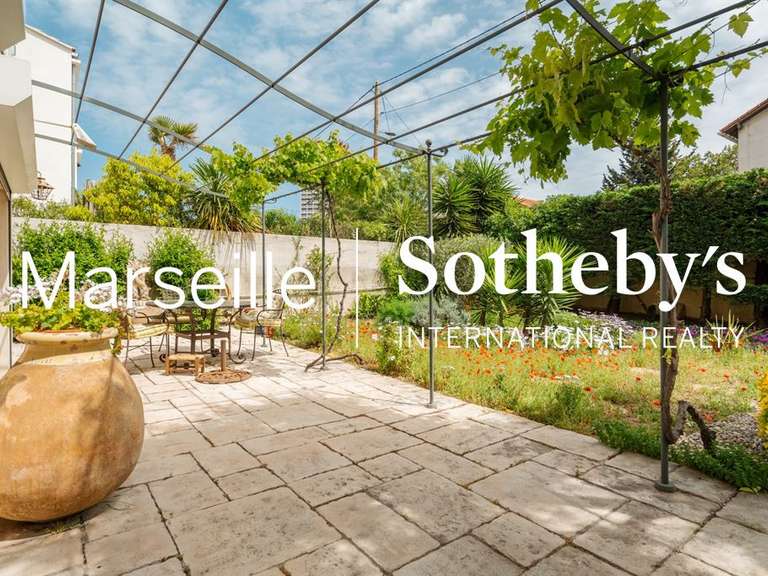 Maison Marseille 8e - 4 chambres - 212m²