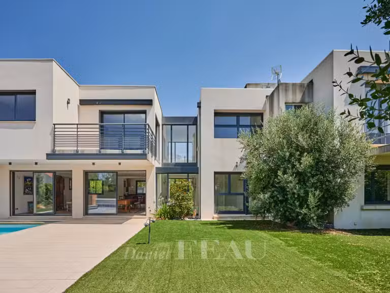 Maison Marseille 8e - 4 chambres - 338m²