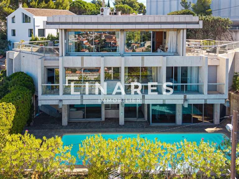 Maison Marseille 8e - 5 chambres - 313m²