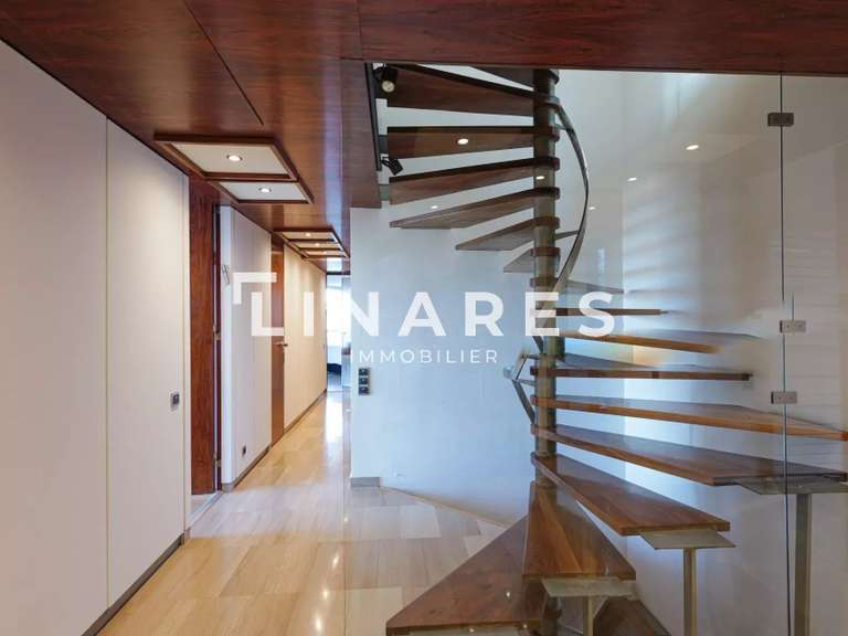 Maison Marseille 8e - 5 chambres - 313m²