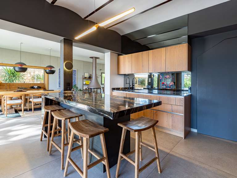 Maison Marseille 8e - 5 chambres - 242m²