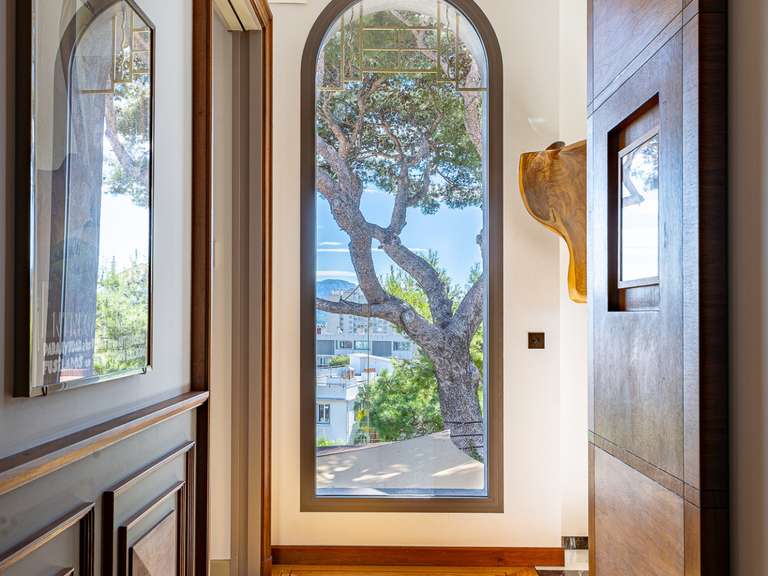 Maison Marseille 8e - 5 chambres - 242m²