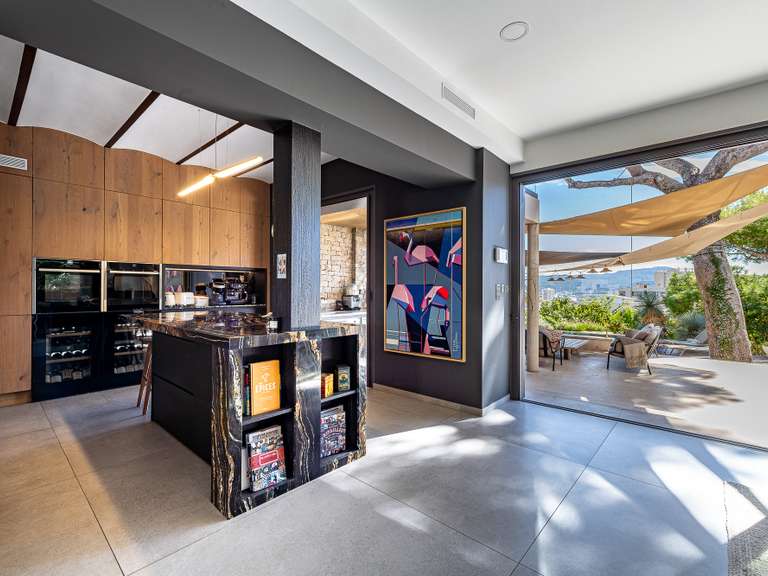 Maison Marseille 8e - 5 chambres - 242m²