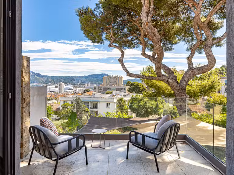 Maison Marseille 8e - 5 chambres - 242m²