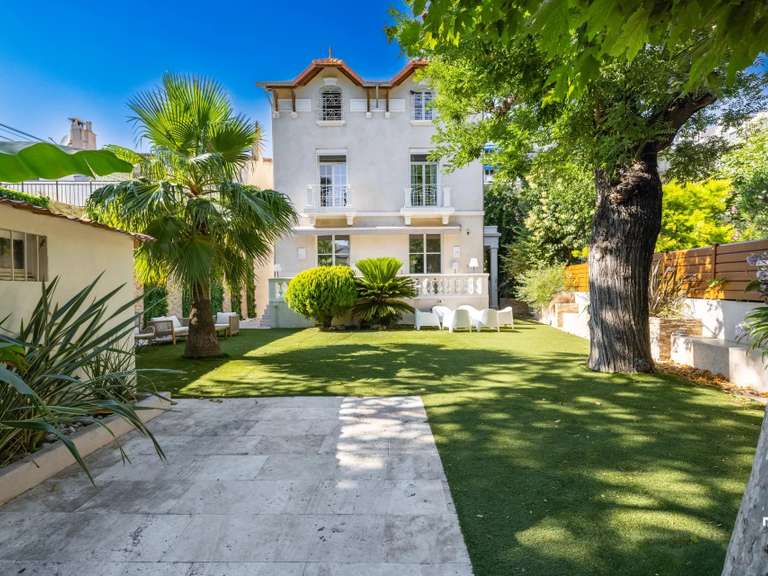 Maison Marseille 8e - 6 chambres - 325m²
