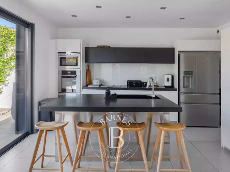 Villa Marseille 8e - 4 bedrooms - 240m²