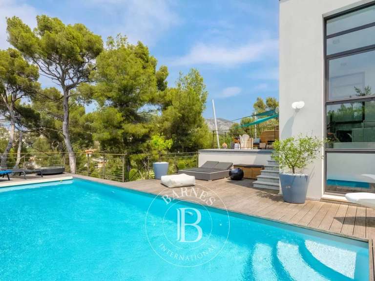 Maison Marseille 9e - 4 chambres - 231m²