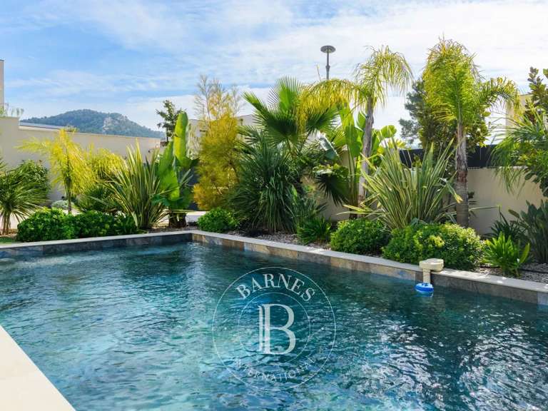 Maison Marseille 9e - 3 chambres - 139m²