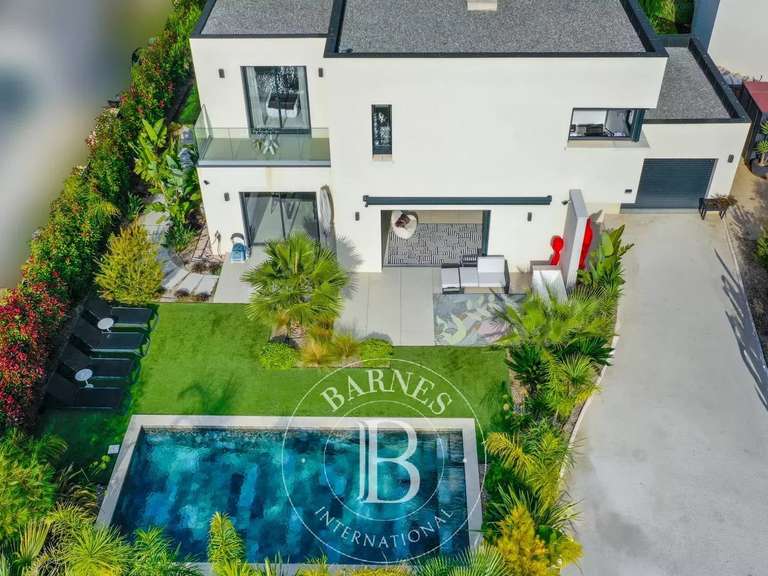 Maison Marseille 9e - 3 chambres - 139m²