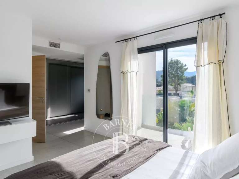 Maison Marseille 9e - 3 chambres - 139m²