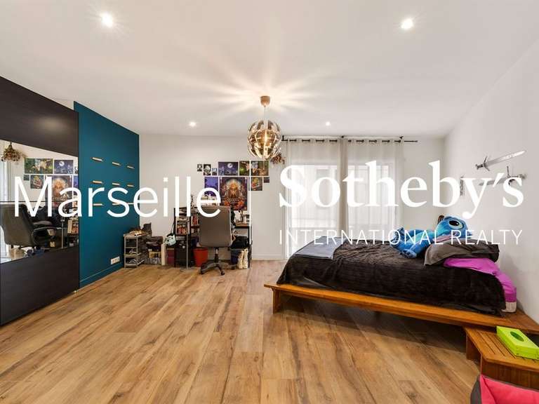 Maison Marseille 9e - 3 chambres - 216m²