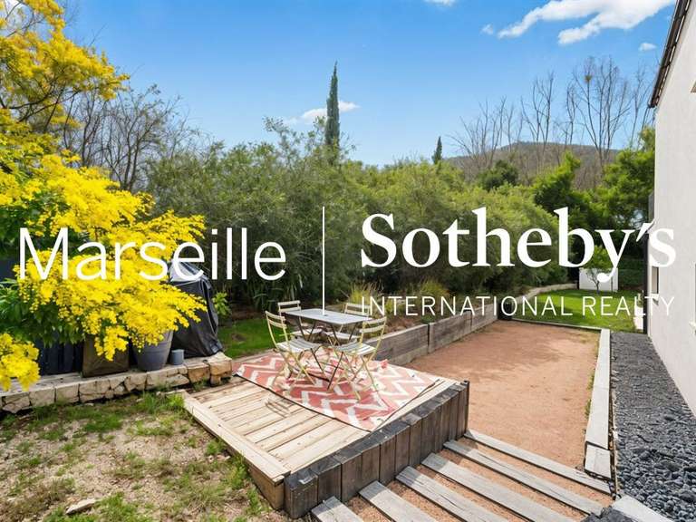 Maison Marseille 9e - 3 chambres - 216m²