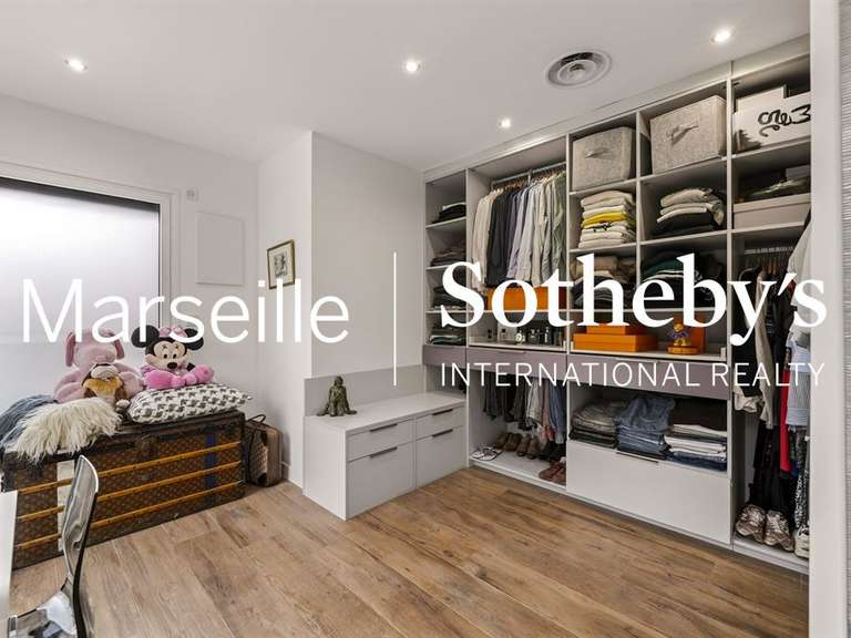 Maison Marseille 9e - 3 chambres - 216m²