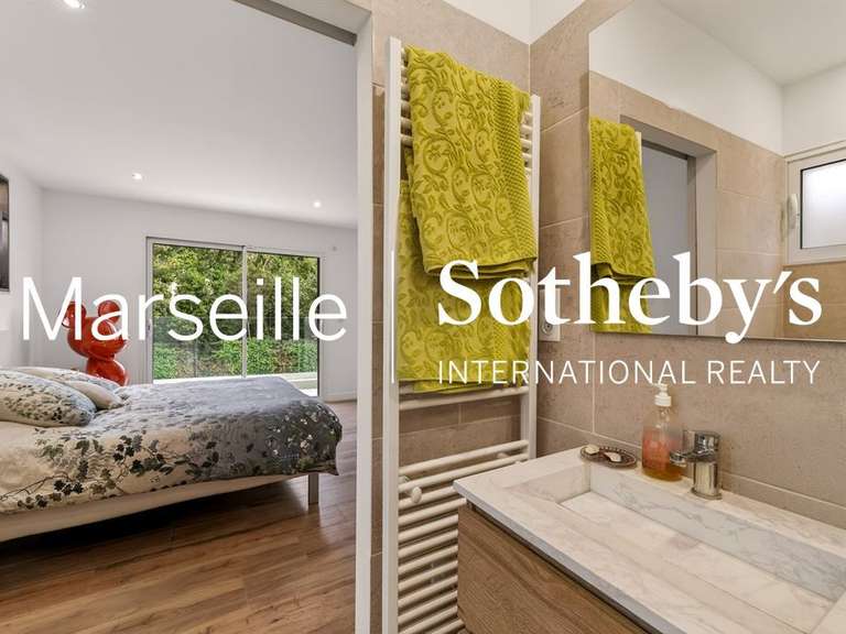 Maison Marseille 9e - 3 chambres - 216m²