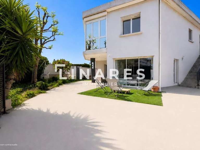 Maison Marseille 9e - 3 chambres - 182m²
