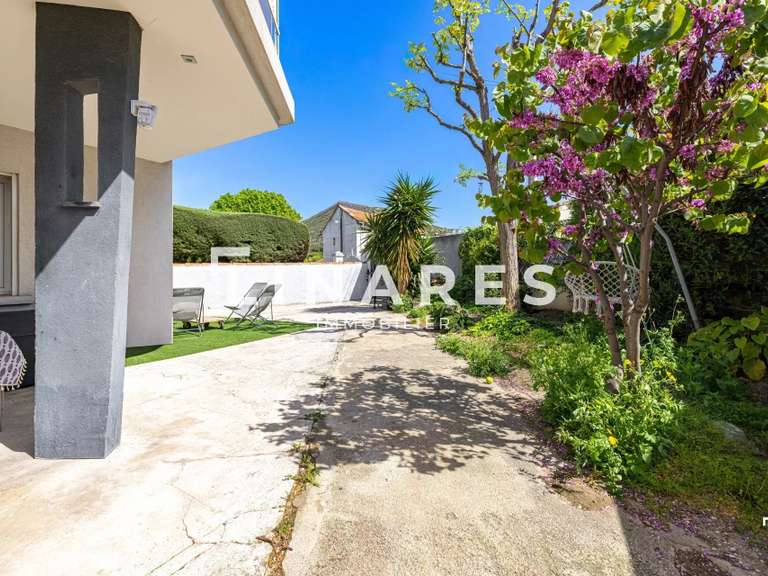 Maison Marseille 9e - 2 chambres - 182m²