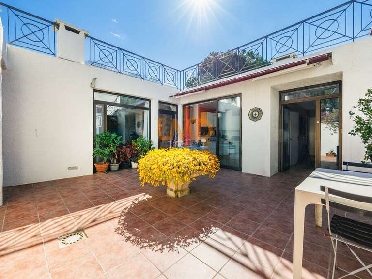 House Marseille 9e - 5 bedrooms - 218m²