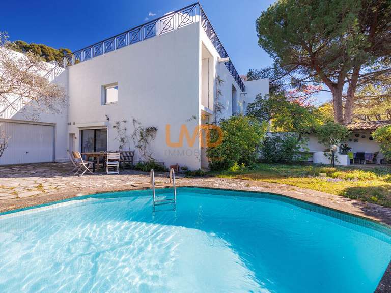 House Marseille 9e - 5 bedrooms - 218m²