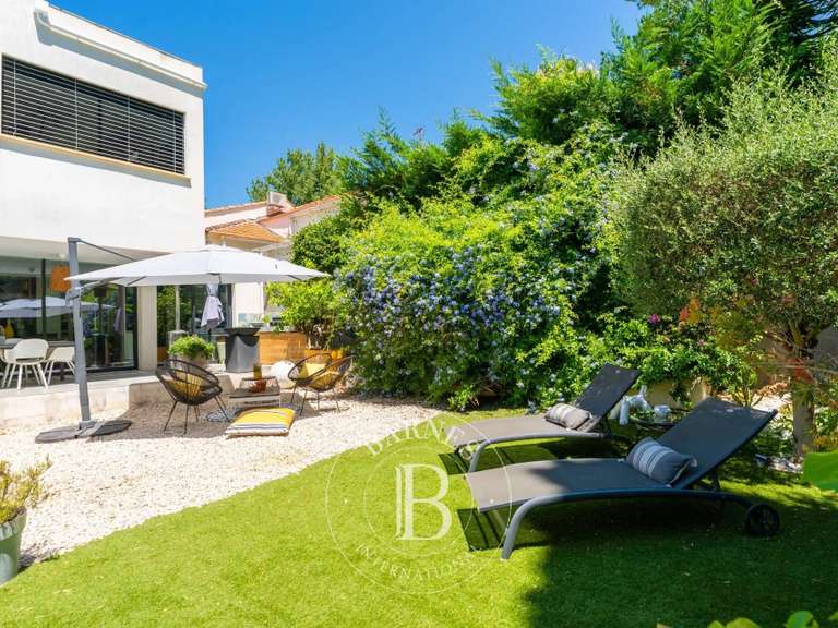 House Marseille 9e - 7 bedrooms - 306m²
