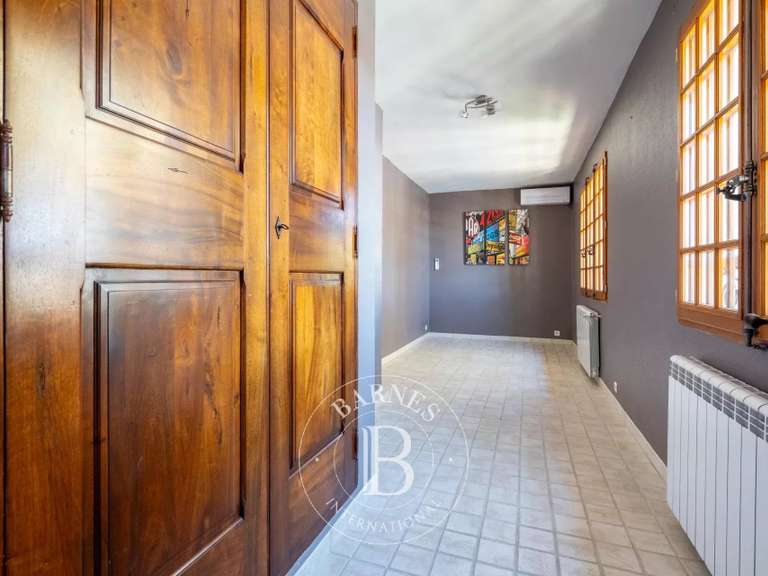 Maison Marseille 9e - 5 chambres - 223m²
