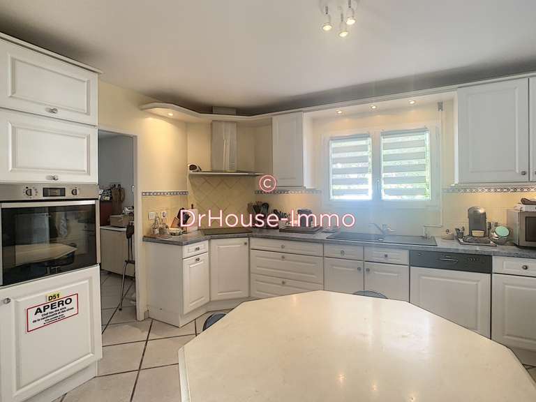 Villa Martignas-sur-Jalle - 6 chambres - 165m²