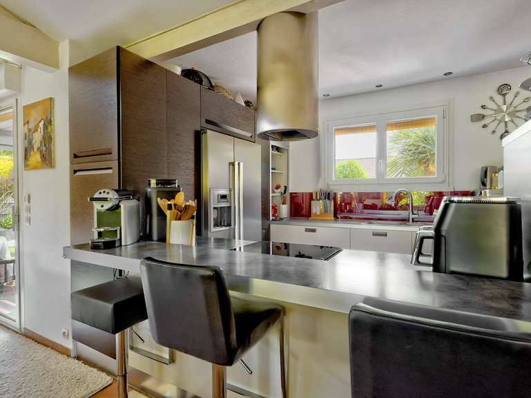 Villa Martignas-sur-Jalle - 5 chambres - 210m²