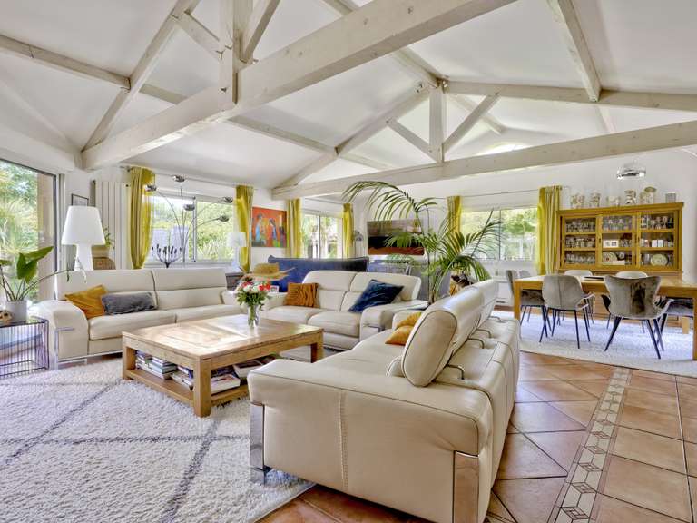 Villa Martignas-sur-Jalle - 5 chambres - 210m²