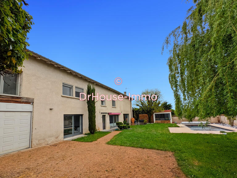 Villa Massieux - 6 bedrooms - 270m²