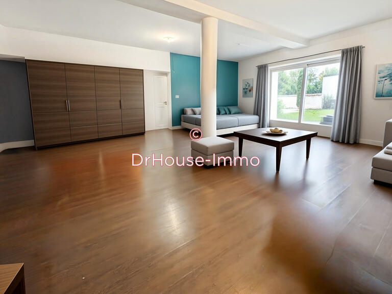 Villa Massieux - 6 bedrooms - 270m²