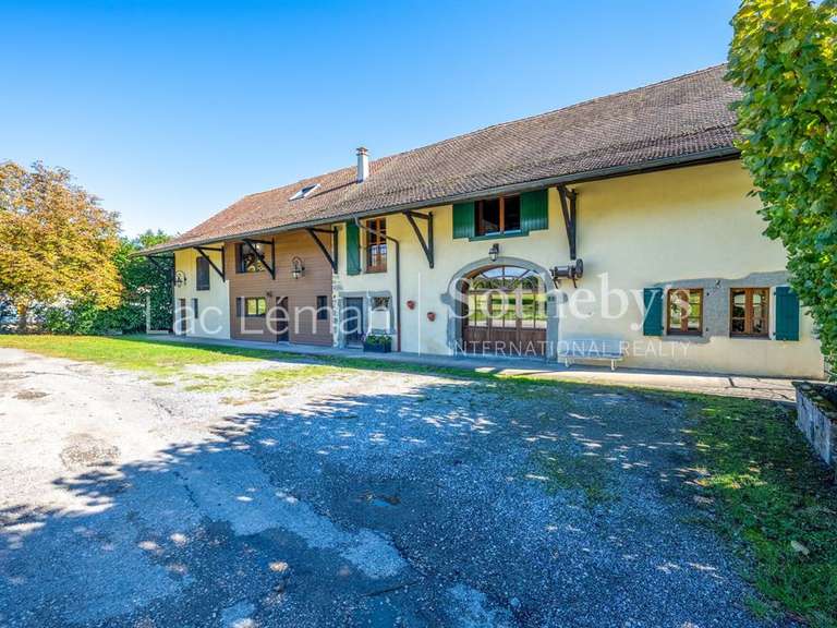 House Massongy - 5 bedrooms - 309m²