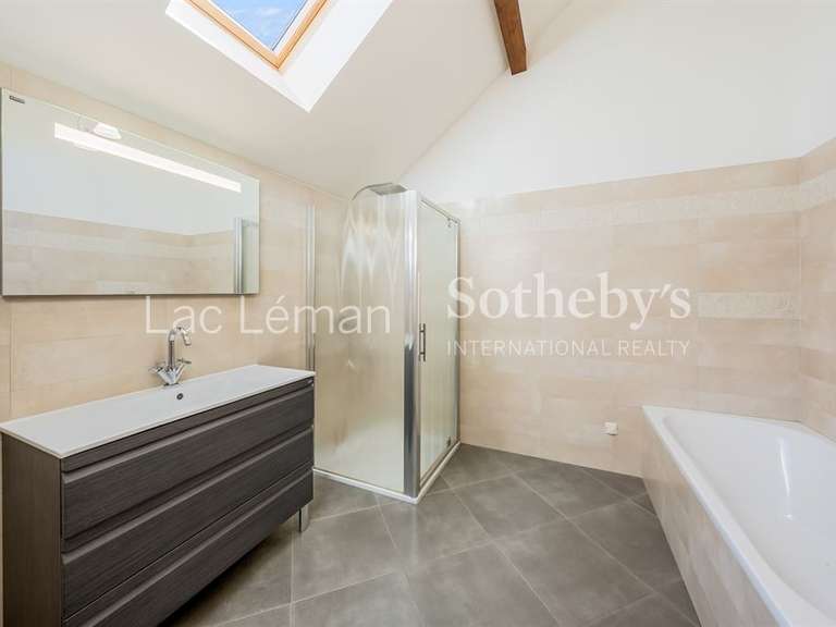 House Massongy - 5 bedrooms - 309m²