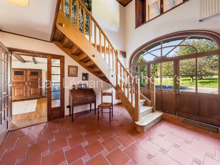 Maison Massongy - 6 chambres - 309m²