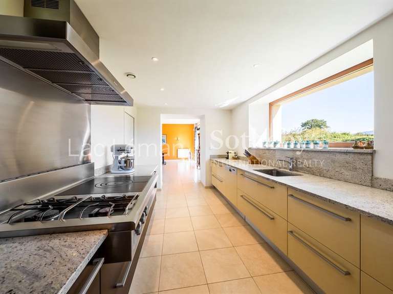 Maison Massongy - 6 chambres - 309m²