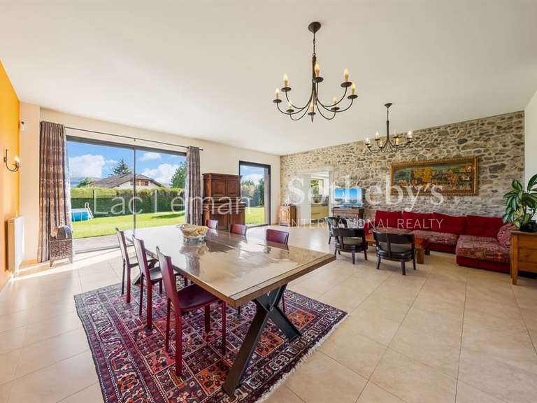 Maison Massongy - 6 chambres - 309m²