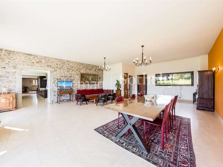 Maison Massongy - 6 chambres - 309m²