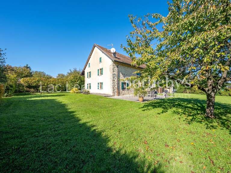 Maison Massongy - 6 chambres - 309m²
