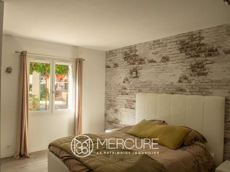 House Maubec - 6 bedrooms - 300m²