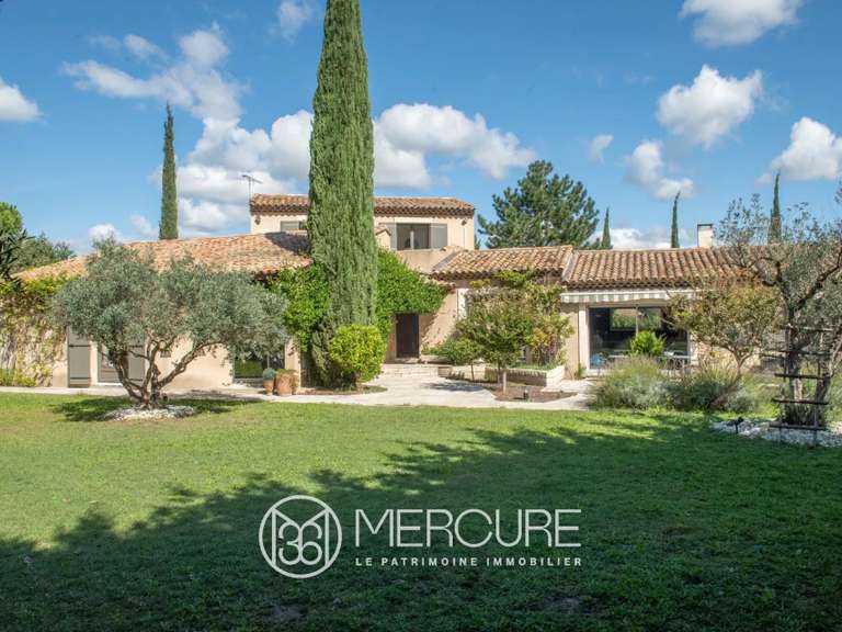 House Maubec - 6 bedrooms - 300m²