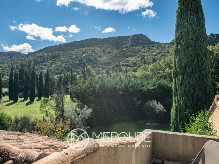 House Maubec - 6 bedrooms - 300m²